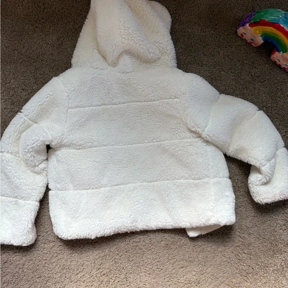 Girls White Faux Fur Jacket, Size S (6 Years) – Warm & Cozy - Picture 2 of 4